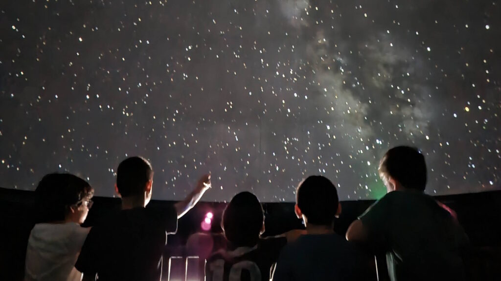 מכתשים על הירח – פעילות אסטרונומיה עם אלה רץ – פעילות לכל המשפחה