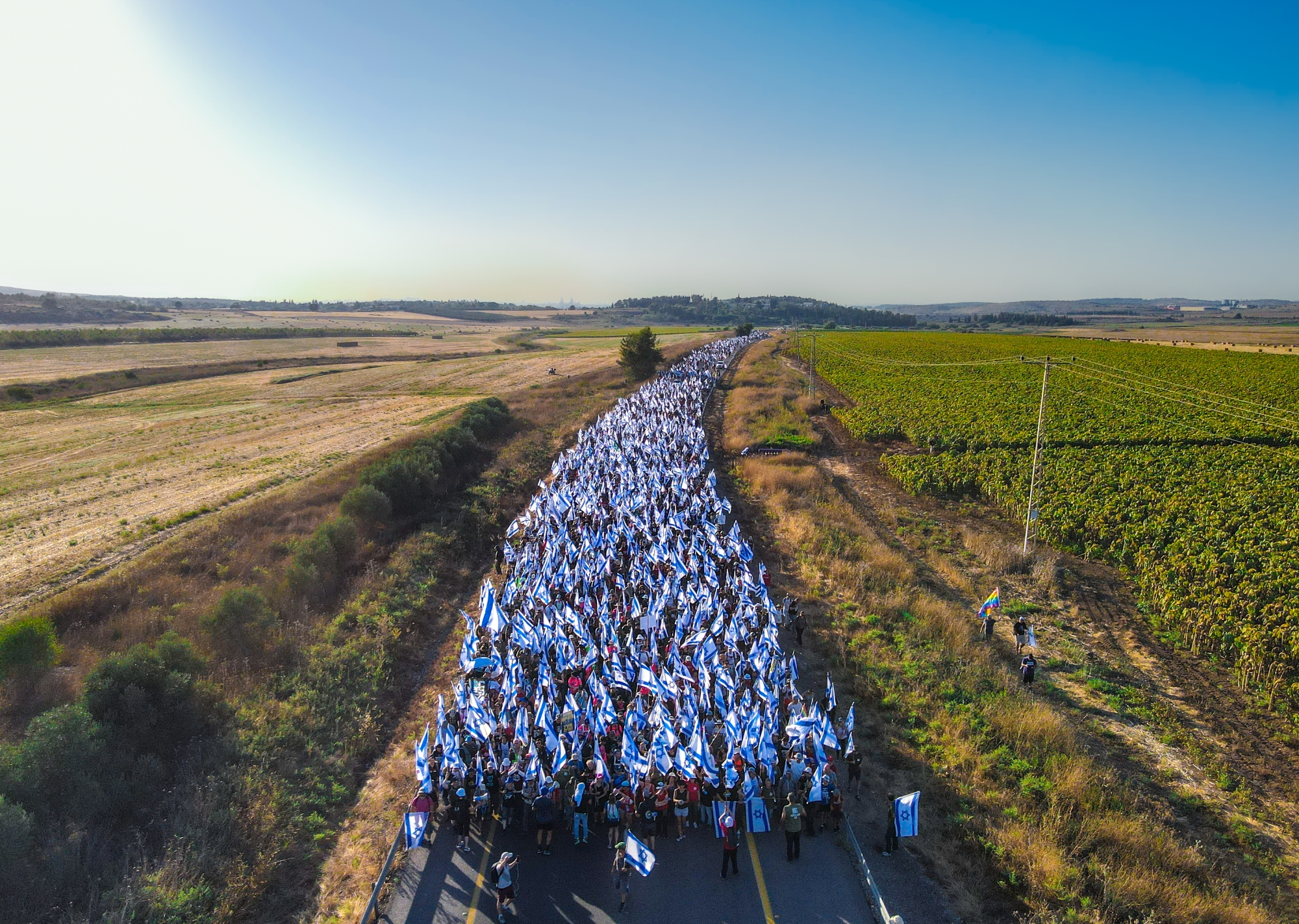 צעדת מחאה מתל אביב לירושלים נגד החוק לביטול עילת הסבירות. סמוך ללטרון. צילום: גיתי פלטי