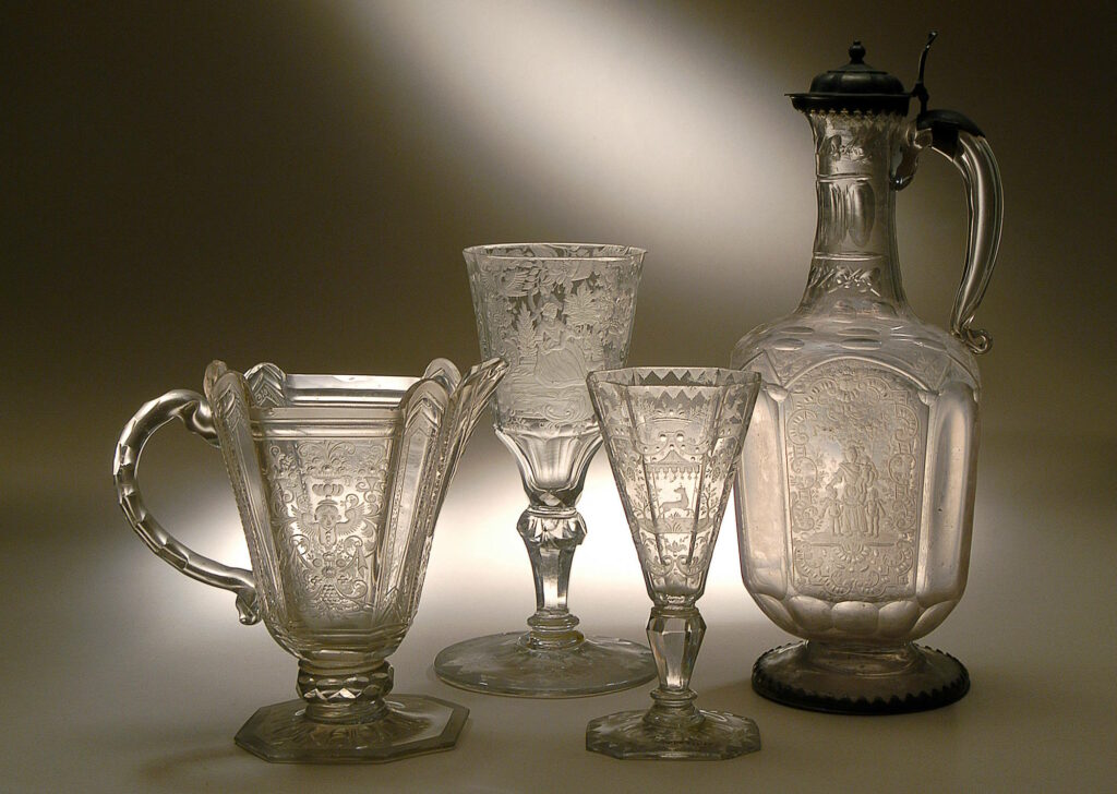 Drinking vessels with wheel engraved courting and allegorical scenes, Bohemia and Silesia, 18th century. Photo: Leonid Padrul