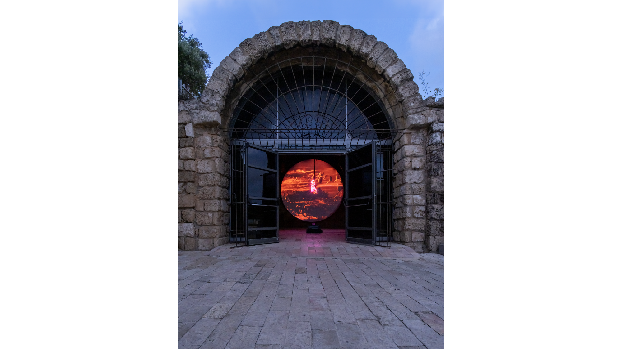 רן סלוין, גן עדן עכשיו (2), 2024. מראה הצבה. צילום: אלעד שריג