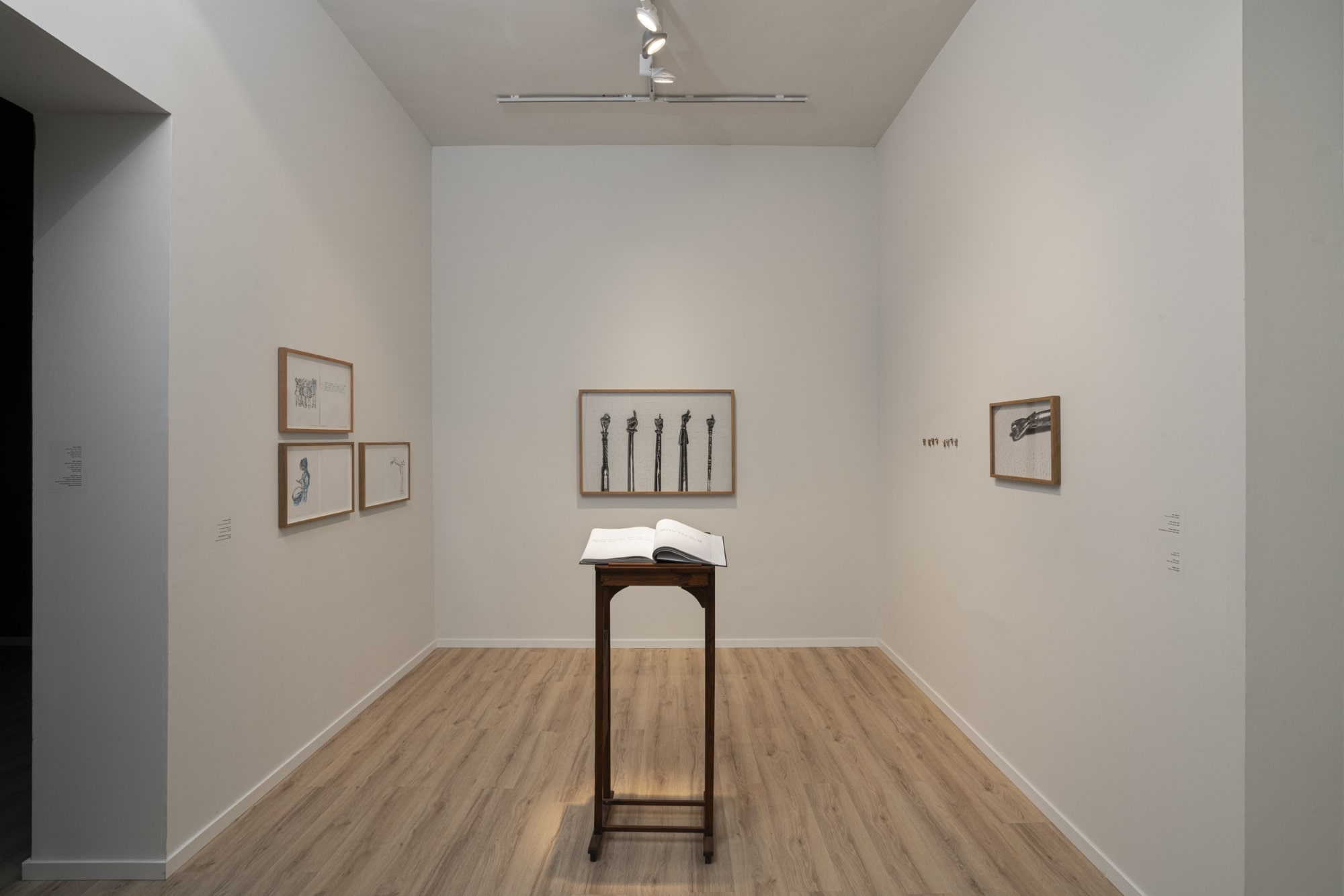 הביתן לתרבות יהודית ולפולקלור. תערוכת "כתבי לילה" בחלל לתערוכות מתחלפות בביתן. צילום: ליאת אלבלינג