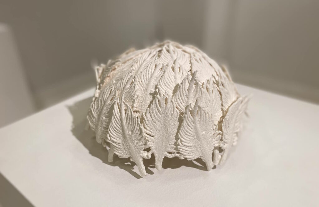 Mirit Weinstock, Untitled, 2023. Porcelain. Photo: Mirit Weinstock