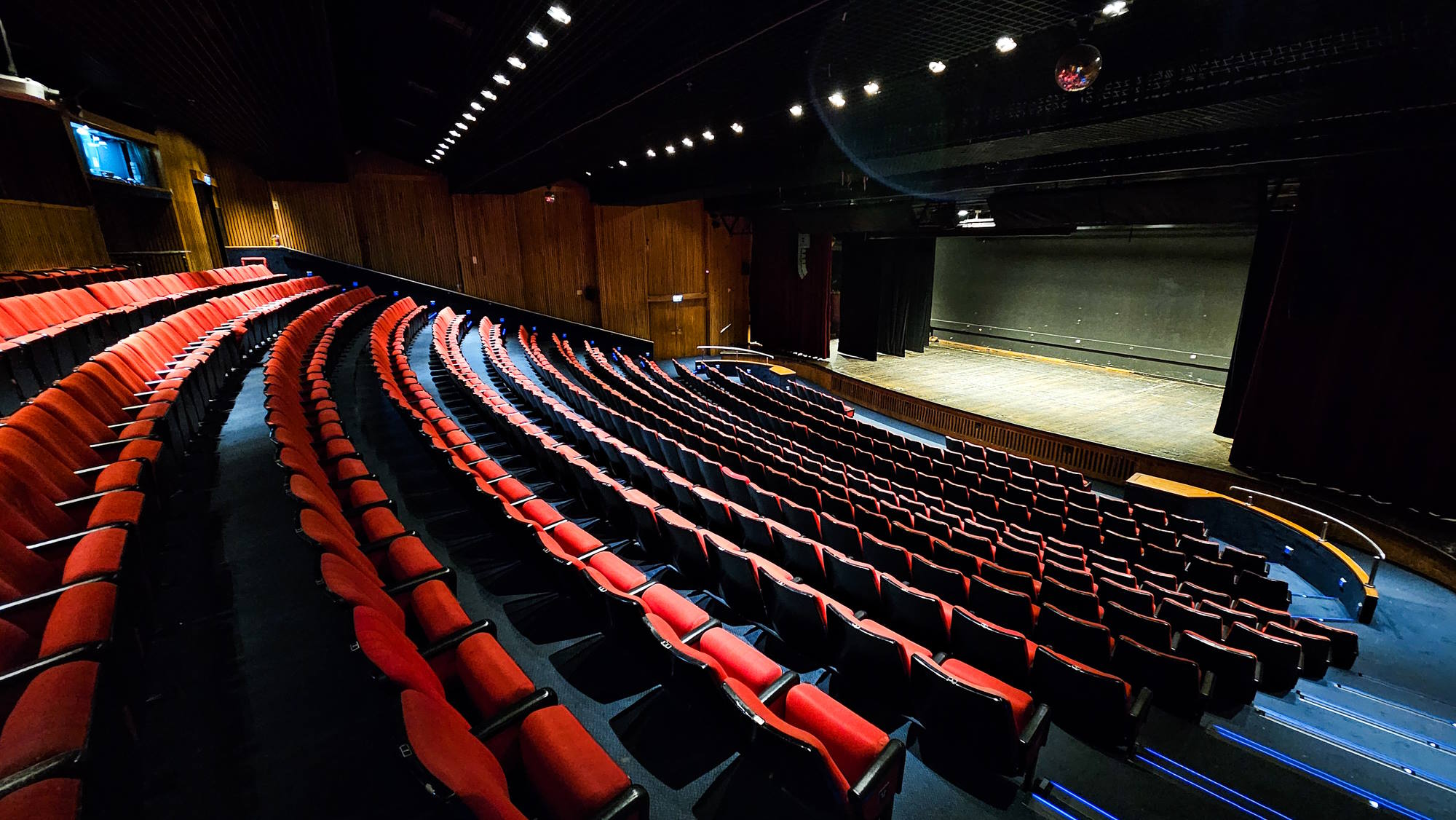 אולם קלצ'קין. צילום: טל איז'ק