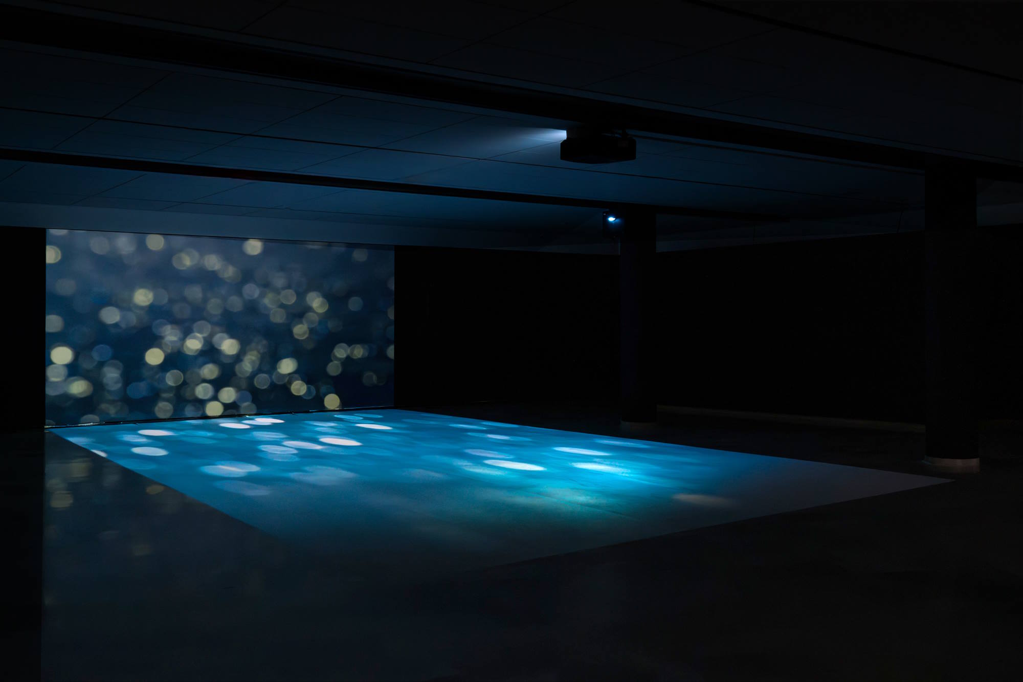 Lee Yanor, COME ABOUT, Video Installation. Installation view. Photo: Daniel Hanoch