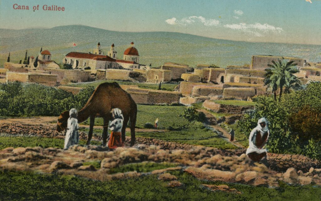 כרימה עבוד, כפר כנא, באופק נראית כנסיית החתונה היוונית-אורתודוקסית והר תורען, 1940-1920. באדיבות אוסף בוקי בועז
