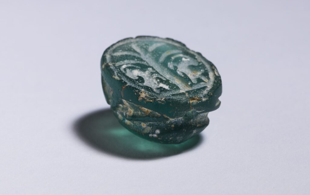 ביתן הזכוכית: בחירת האוצרת