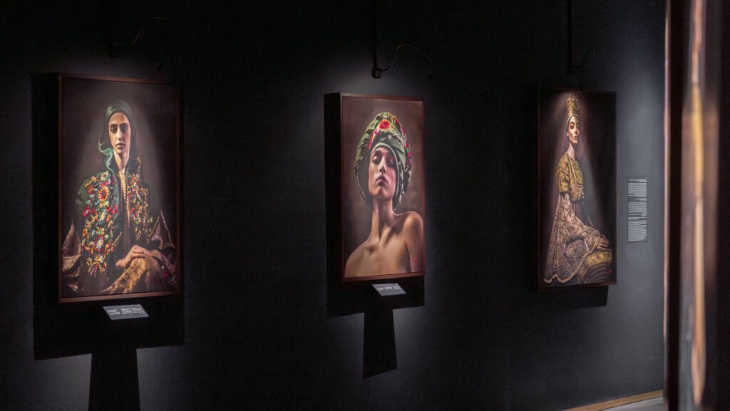 Vangelis Kyris: Light and Thread. Installation view at the Rothschild Center. Photo: Daniel Hanoch