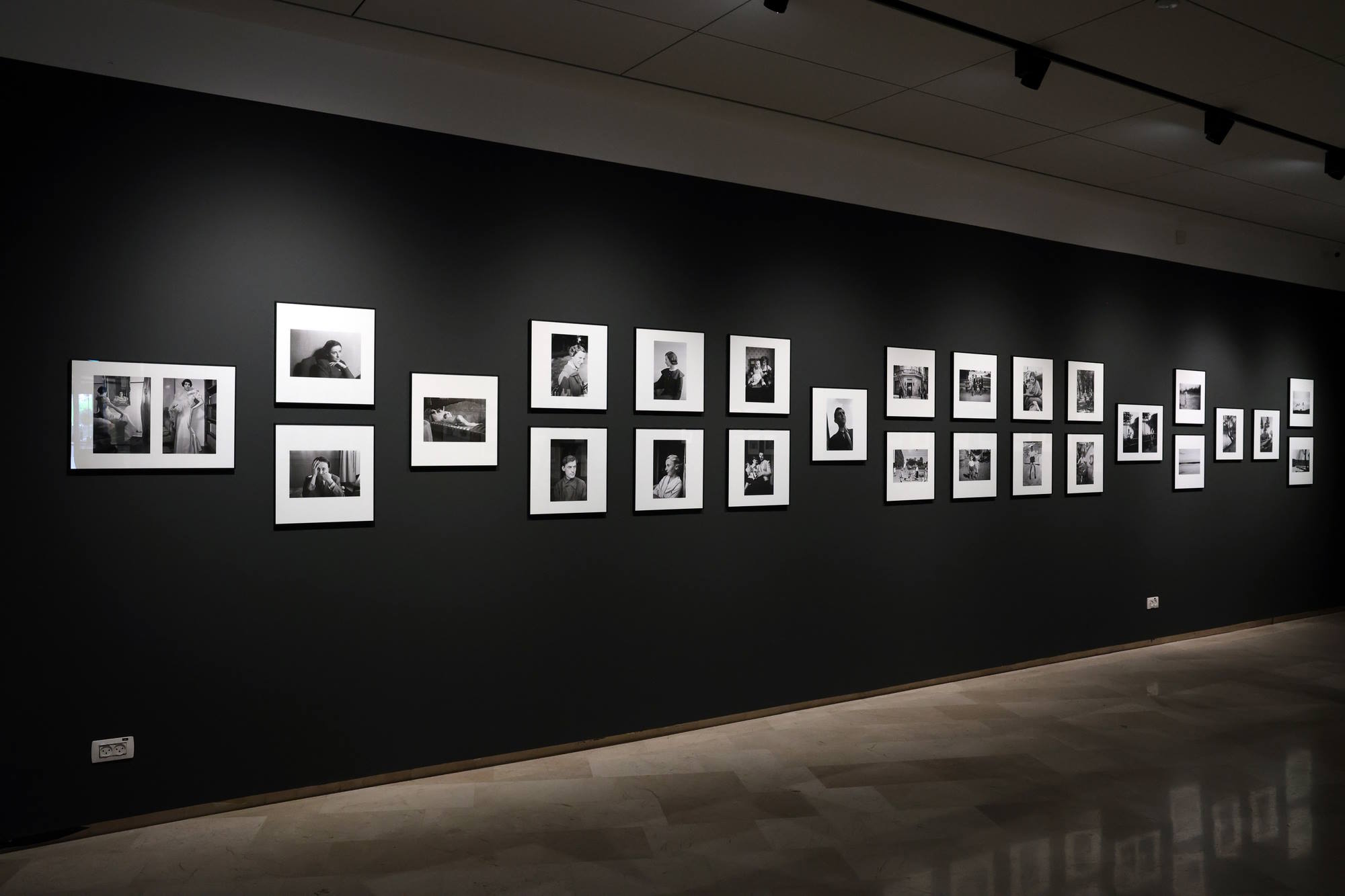 האחים חנקין: זיכרונות מקבילים. מראה הצבה בביתן רוטשילד. צילום: דנה קופל