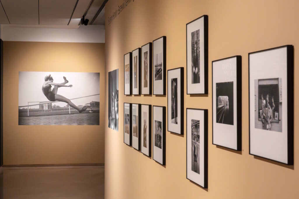 יבגני ויעקב חנקין: זיכרונות מקבילים. מראה הצבה בביתן רוטשילד. צילום: דניאל חנוך