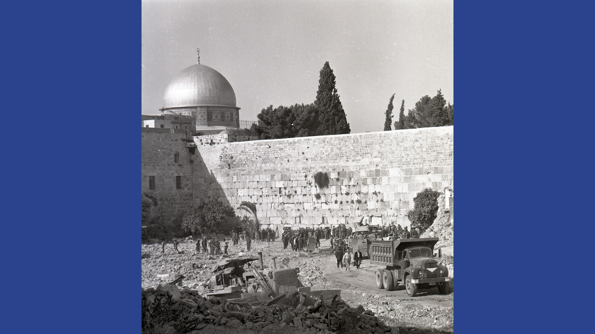 פינוי רחבת הכותל המערבי, 1967. צילום: ורנר בראון