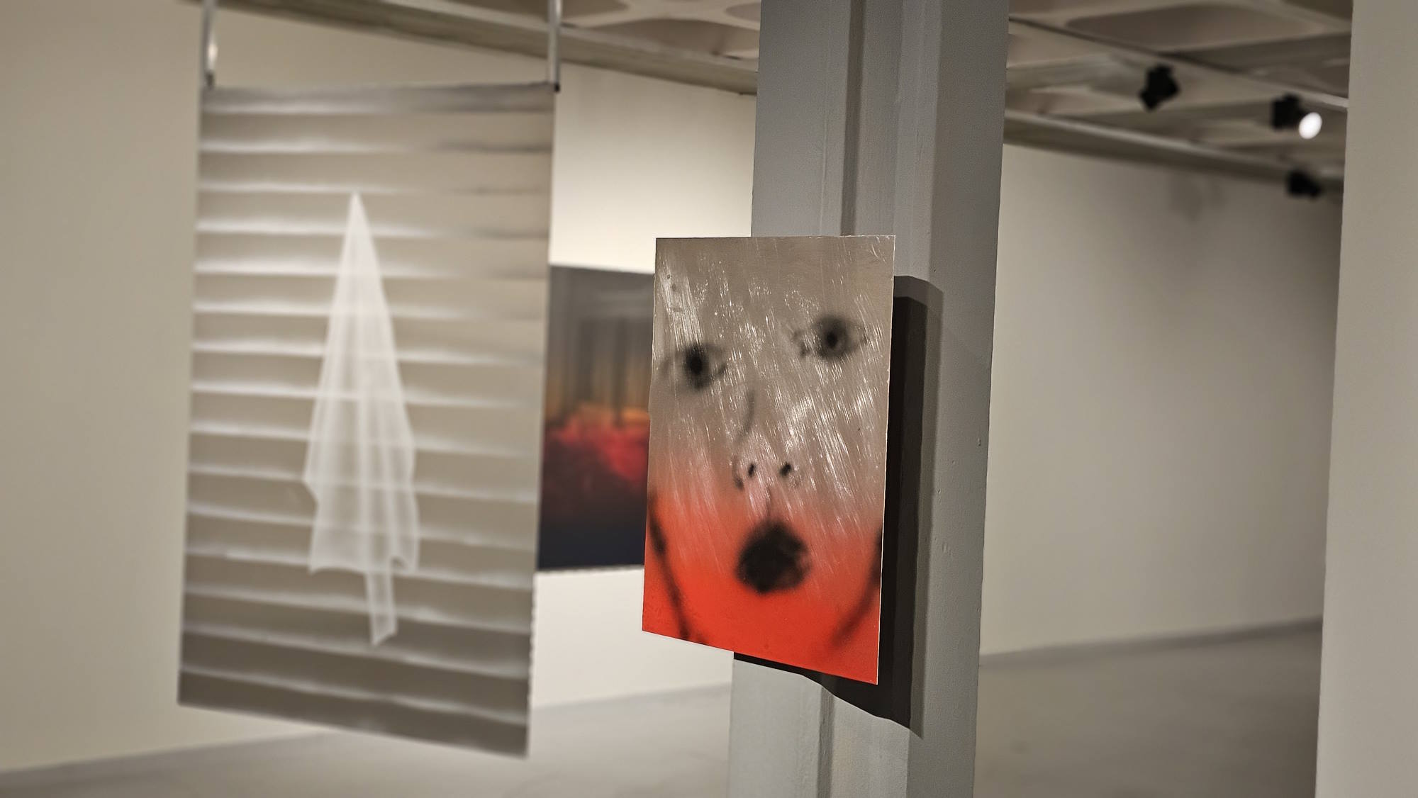 שיא הרגש: יואב וינפלד, מראה הצבה בגלריית המגדל. צילום: טל איז'ק