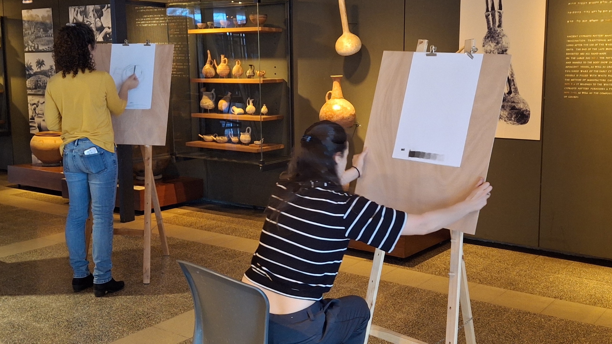 סדנת רישום במוזיאון