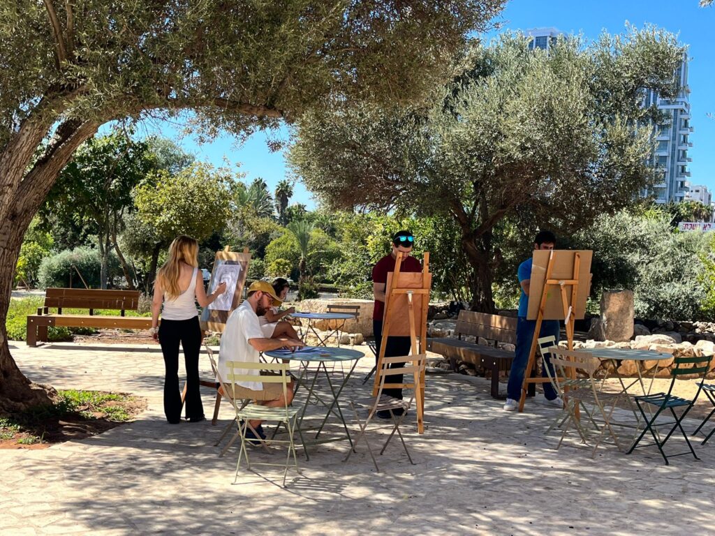 סדנת רישום בפחם בבוסתן מוז"א