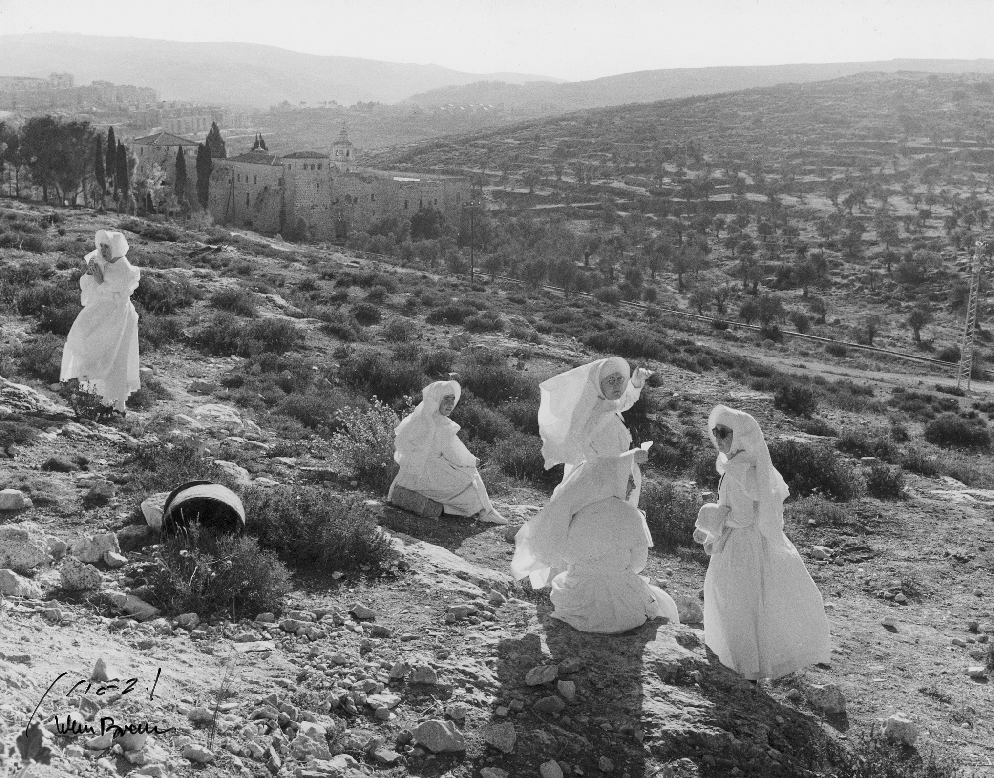 נזירות בעמק המצלבה, ירושלים, 1964, צילום: ורנר בראון