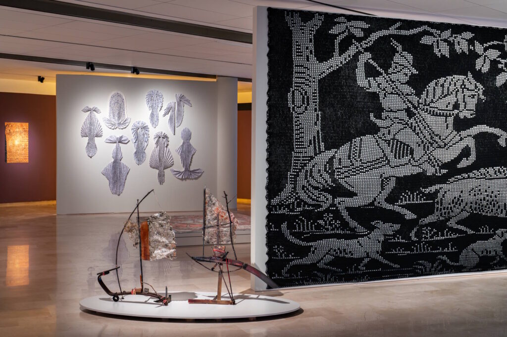 הביאנלה לאומנויות ולעיצוב תל אביב במוז"א. מראה הצבה בגלריה רוטשילד. צילום: דניאל חנוך